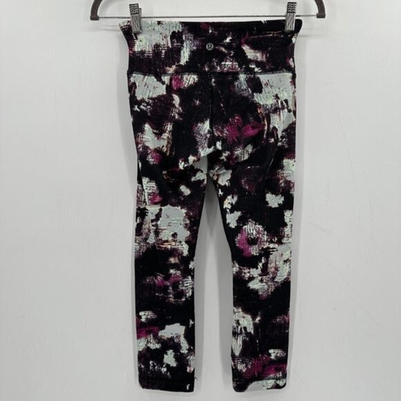 Lululemon Wunder Under Black Pink Kara Print Knit Yoga 22" Cropped 4 Leggings - Picture 4 of 7